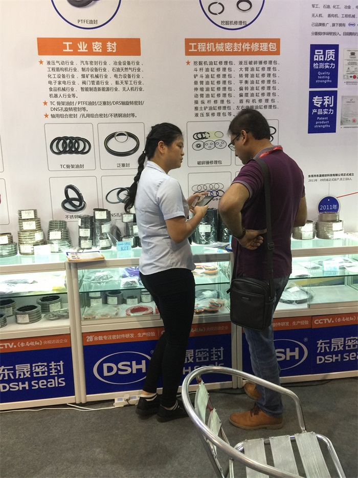 當(dāng)然，也有不少的國(guó)外客戶啦！
